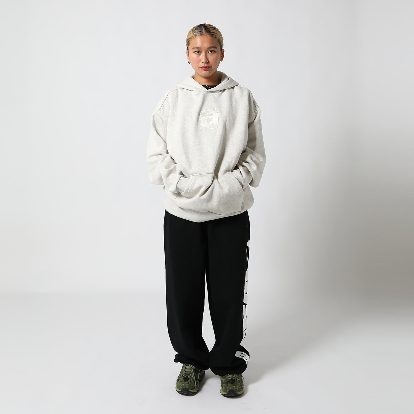 AWAKE NY(アウェイクニューヨーク)｜APPLE LOGO SWEATPANT(アップルロゴスウェットパンツ)｜【公式通販 UNION  TOKYO】｜ユニオントーキョー