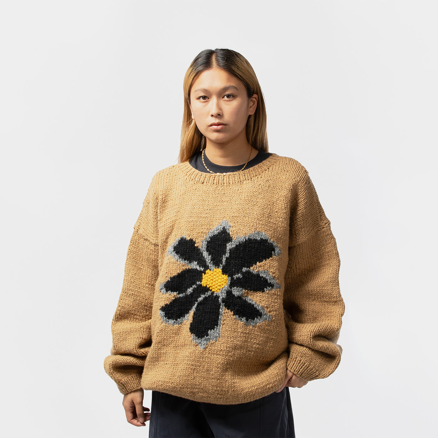 MacMahon Knitting Mills(マクマホン ニッティング ミルズ)｜Crew Neck Knit-Flower(クルーネック ニットフラワー)｜【公式通販 UNION TOKYO】｜ユニオントーキョー