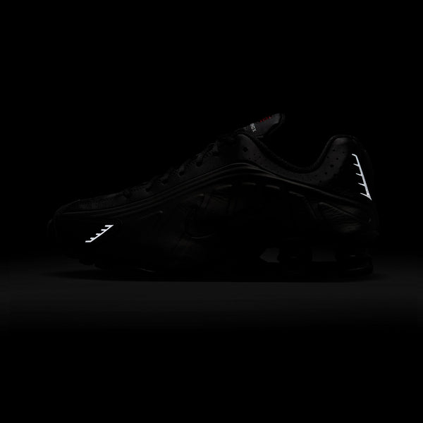 NIKE(ナイキ)｜Nike Shox R4(ナイキショックスR4)｜【公式通販 UNION TOKYO】｜ユニオントーキョー